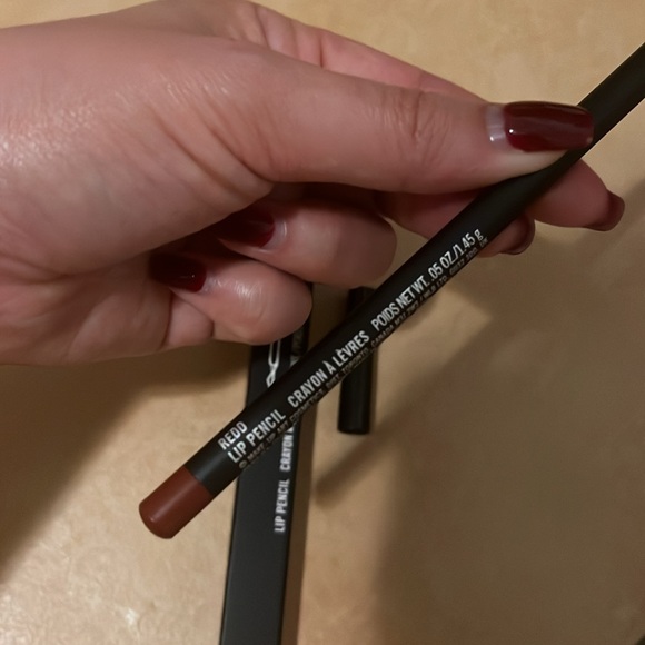 MAC Lip Pencil Redd NEW - Picture 2 of 3